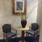 בית הארחה Hall 4*