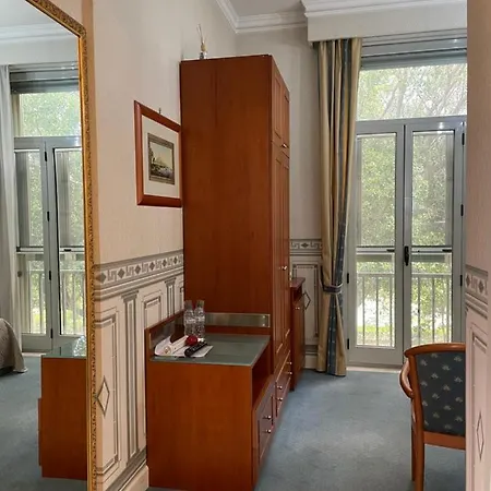 Hall Katania