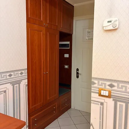 Hall カターニア